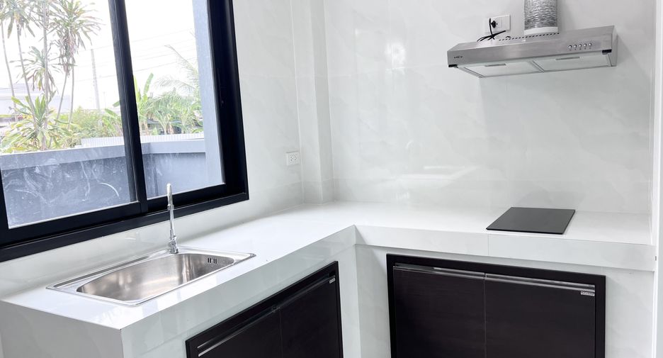 For sale 4 bedrooms house in Mueang Nakhon Pathom, Nakhon Pathom