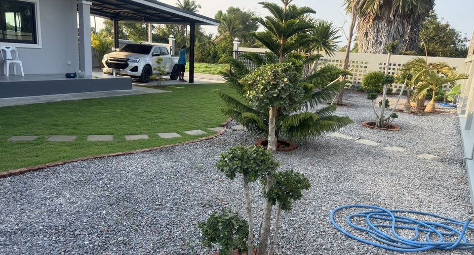 For sale and for rent 3 bedrooms house in Pran Buri, Prachuap Khiri Khan