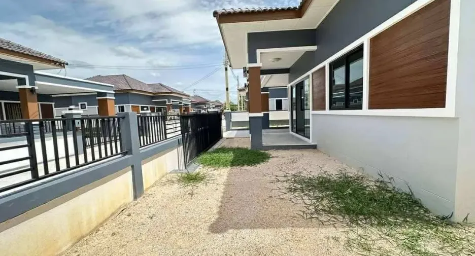 Haus zur Miete mit 3 Zimmer in Bang Lamung, Chonburi