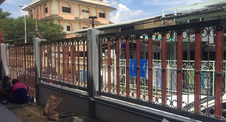 For sale and for rent 3 bedrooms house in Bang Na, Bangkok