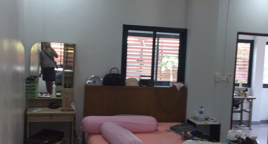 For sale and for rent 3 bedrooms house in Bang Na, Bangkok