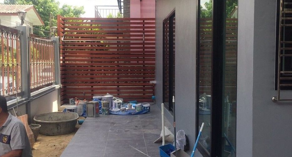 For sale and for rent 3 bedrooms house in Bang Na, Bangkok