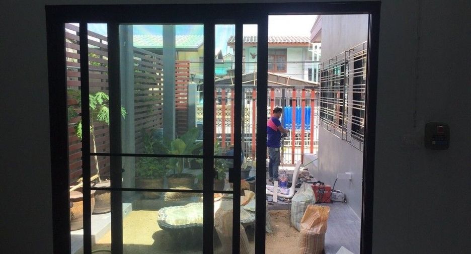 For sale and for rent 3 bedrooms house in Bang Na, Bangkok