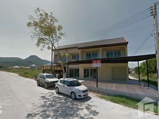 For sale 4 ベッドルーム townhouse in Hua Hin, Prachuap Khiri Khan