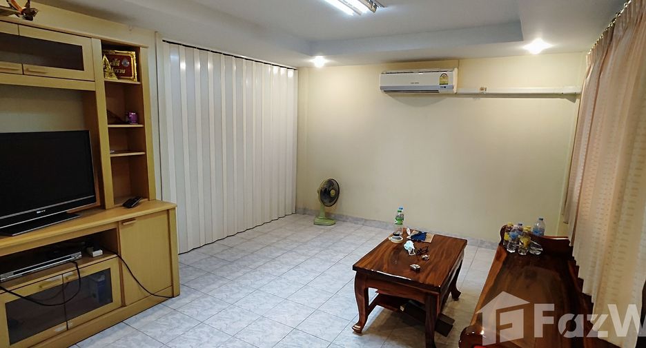 出售 3 卧室 联排别墅 在 Mueang Nakhon Ratchasima, Nakhon Ratchasima