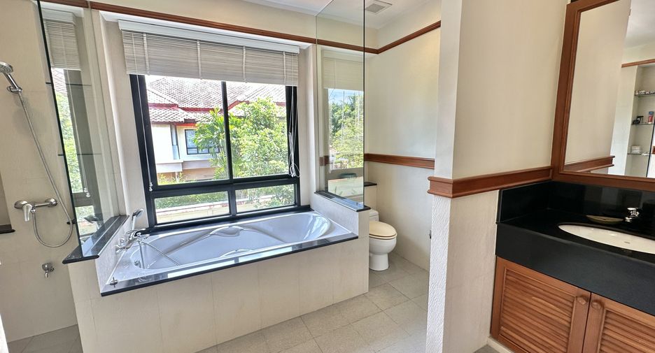 For sale 4 bedrooms villa in Thalang, Phuket