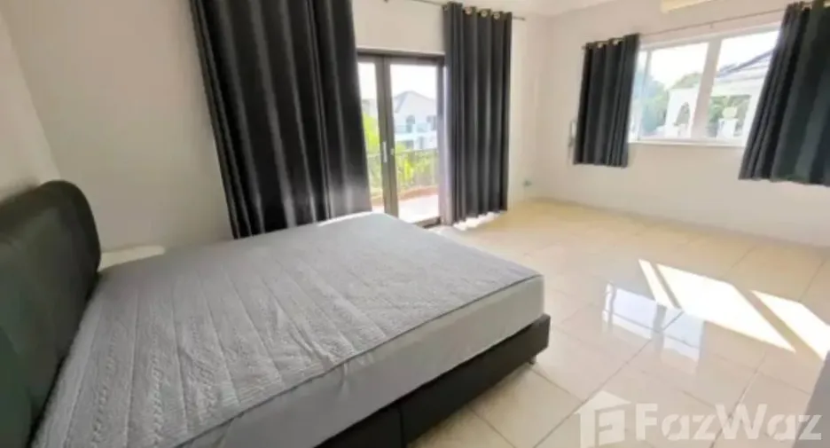 À louer 4 chambres maison à Bang Lamung, Chonburi