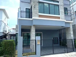 À vendre et à louer 4 chambres maison à Cha Am, Phetchaburi