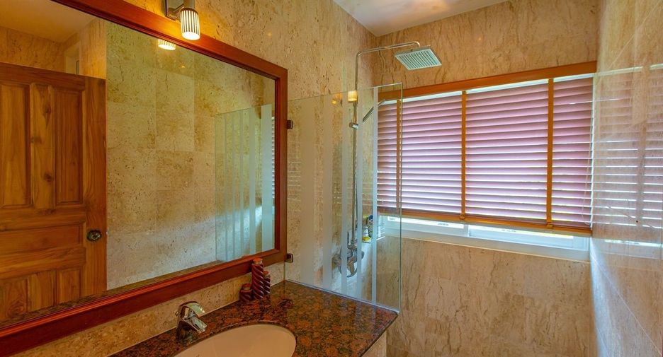 Villa zum Kauf mit 6 Zimmer in Mueang Phuket, Phuket