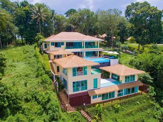 Villa zum Kauf mit 6 Zimmer in Mueang Phuket, Phuket