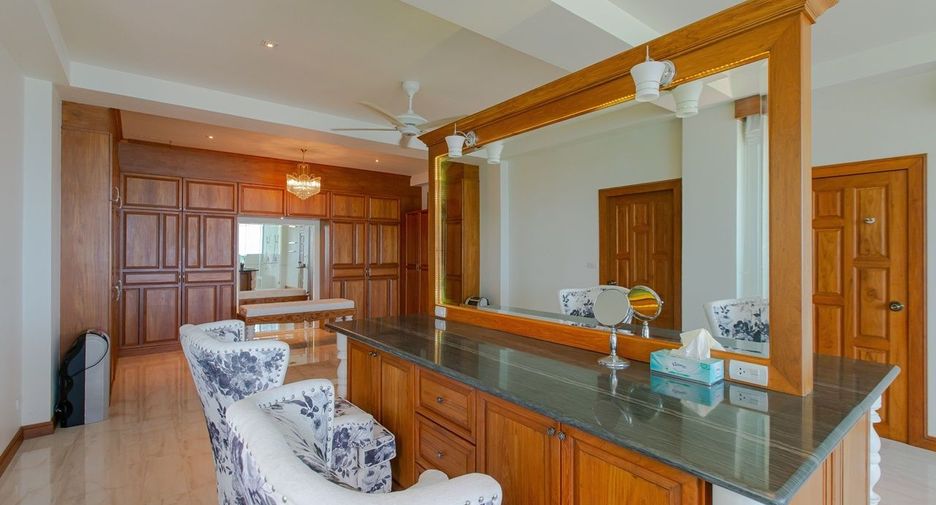 Villa zum Kauf mit 6 Zimmer in Mueang Phuket, Phuket