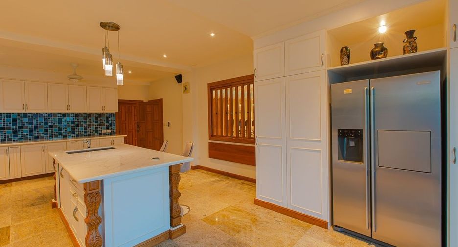 Villa zum Kauf mit 6 Zimmer in Mueang Phuket, Phuket