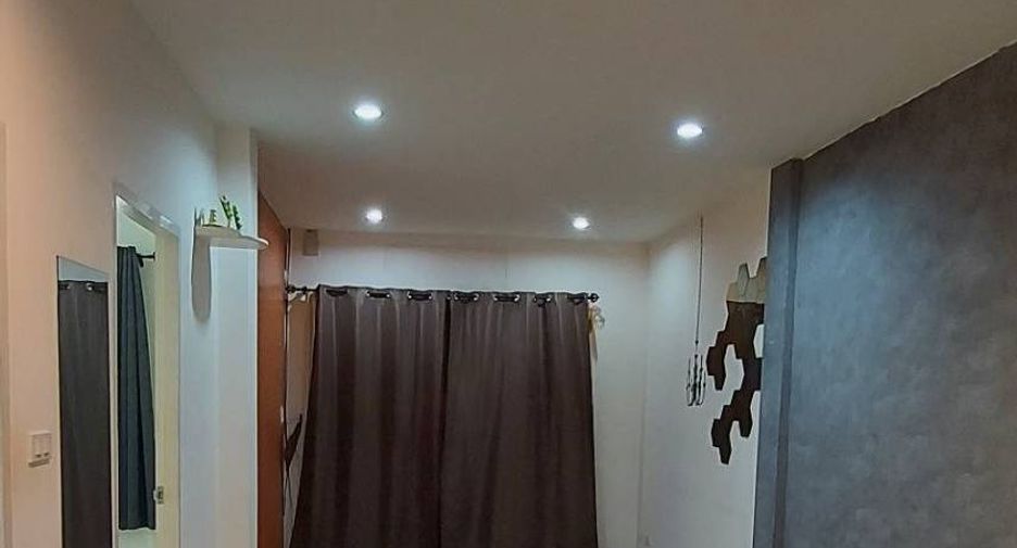 For sale 2 bedrooms townhouse in Si Racha, Chonburi