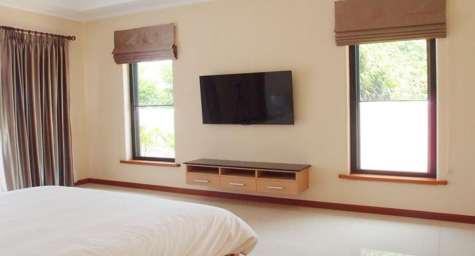 For sale and for rent 4 bedrooms villa in Bang Lamung, Chonburi