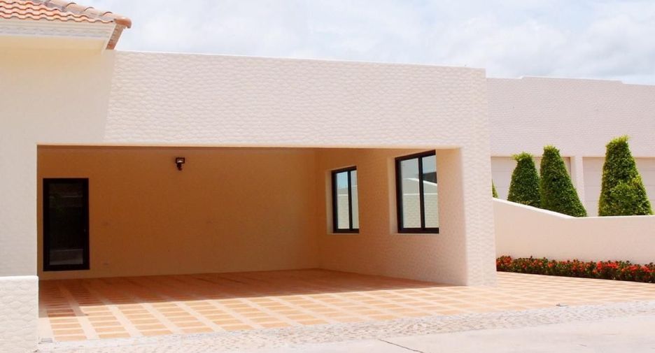 For sale and for rent 4 bedrooms villa in Bang Lamung, Chonburi