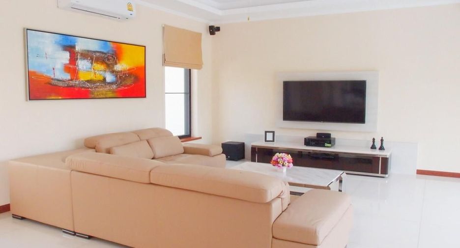 For sale and for rent 4 bedrooms villa in Bang Lamung, Chonburi