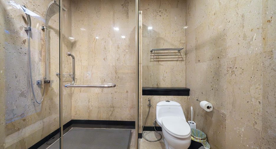 For sale 4 bedrooms villa in Na Jomtien, Pattaya