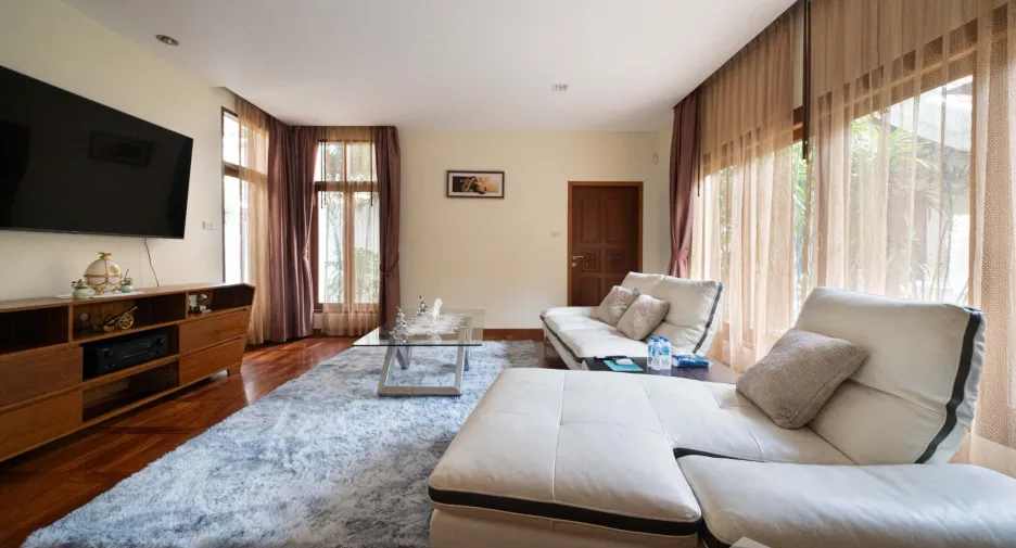 For sale 4 bedrooms villa in Sattahip, Chonburi