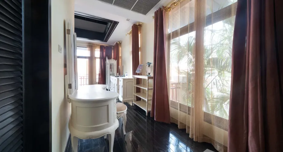 For sale 4 bedrooms villa in Sattahip, Chonburi