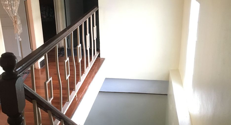 For sale 4 bedrooms house in Don Mueang, Bangkok