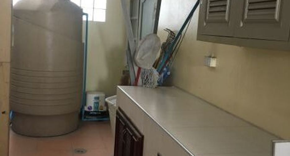 For sale 4 bedrooms house in Don Mueang, Bangkok
