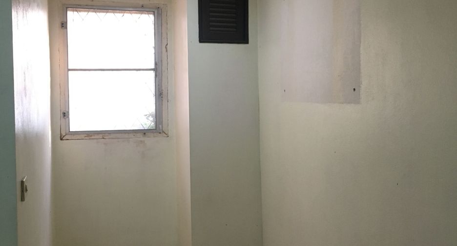 For sale 4 bedrooms house in Don Mueang, Bangkok