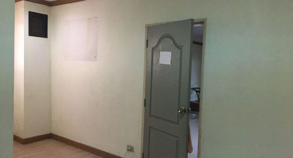 For sale 4 bedrooms house in Don Mueang, Bangkok