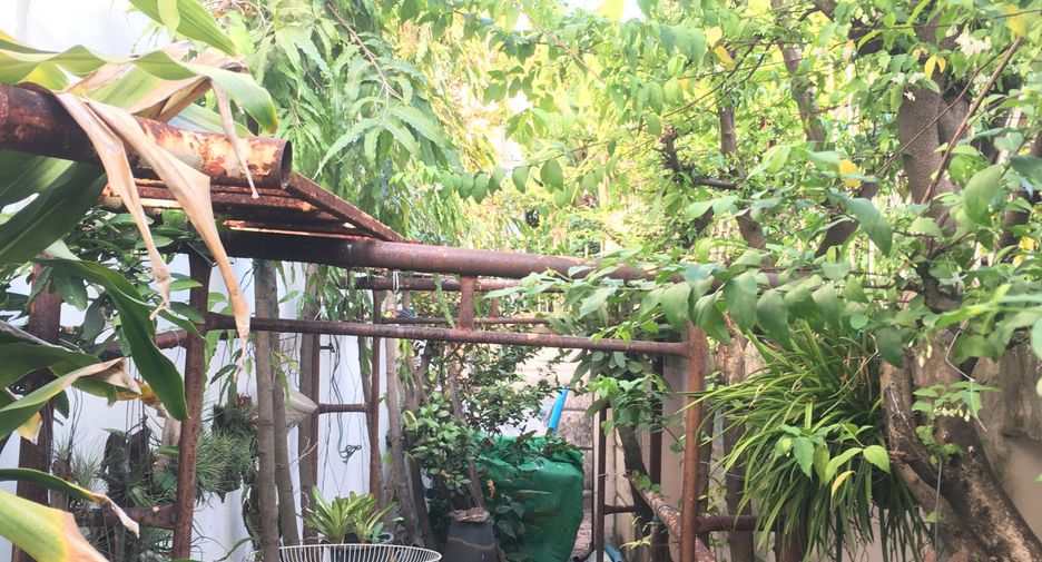 For sale 4 bedrooms house in Don Mueang, Bangkok