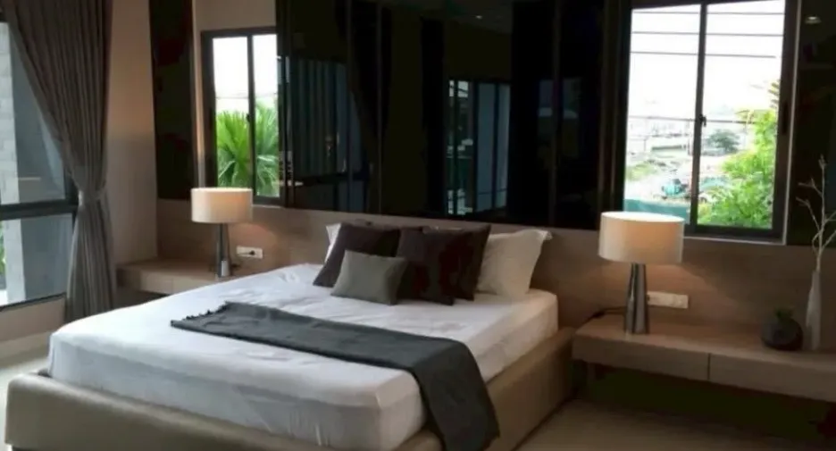 For sale 6 bedrooms house in Suan Luang, Bangkok