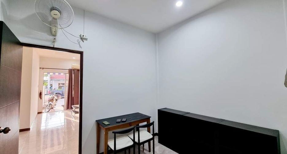 À louer 2 chambres maison à Bang Lamung, Chonburi