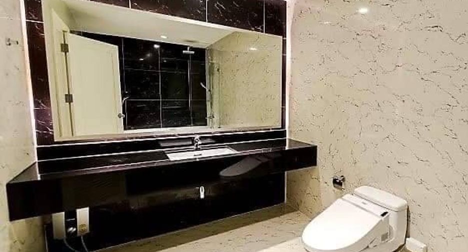 For sale 1 bed condo in Bang Rak, Bangkok
