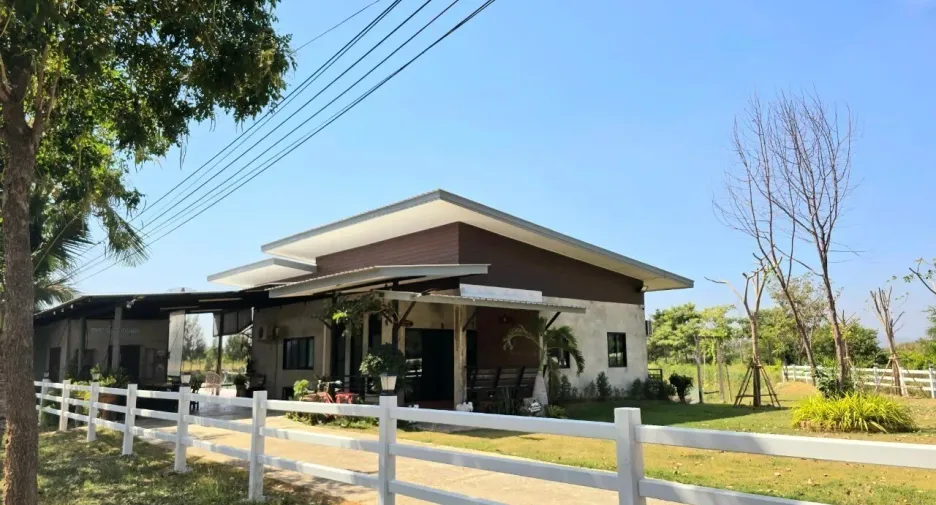 For rent 4 bedrooms house in Pran Buri, Prachuap Khiri Khan