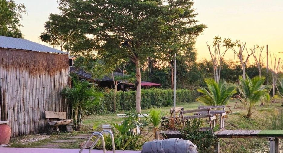 For rent 4 bedrooms house in Pran Buri, Prachuap Khiri Khan