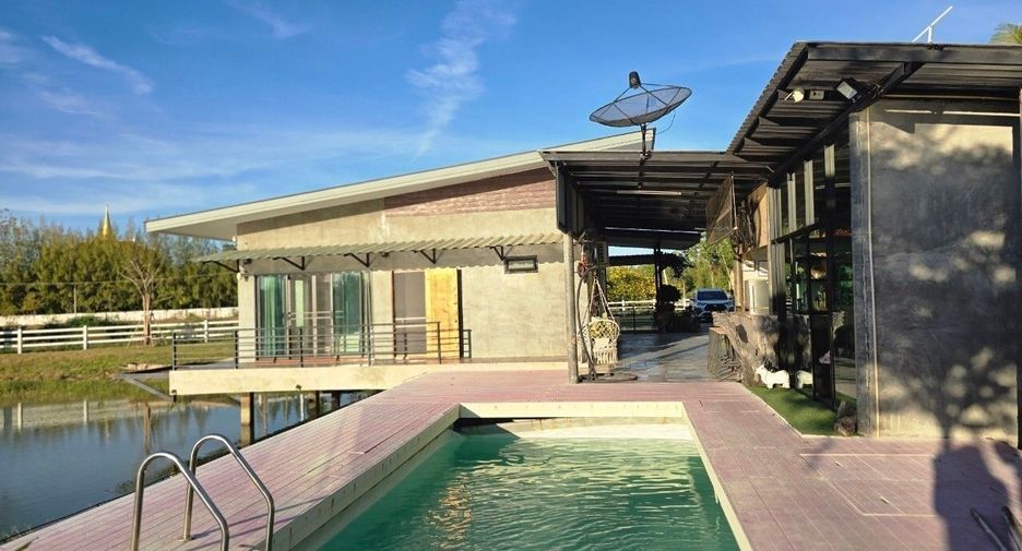 For rent 4 bedrooms house in Pran Buri, Prachuap Khiri Khan