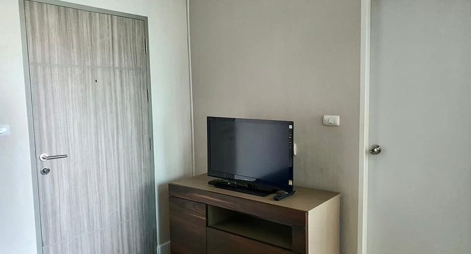 Продажа 1 кровать кондо в Хуаи Кхщанг, Бангкок