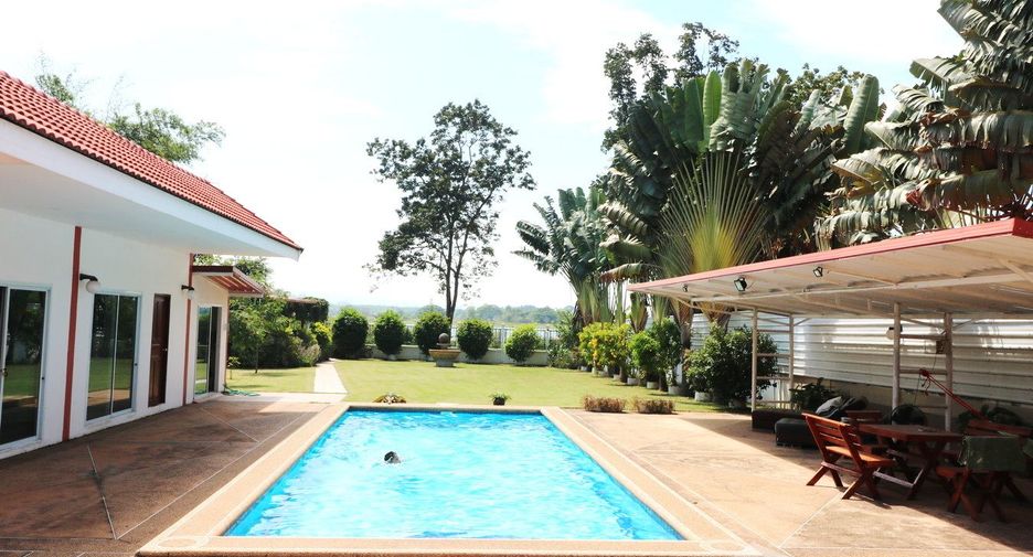 For sale 4 bedrooms house in Mueang Udon Thani, Udon Thani