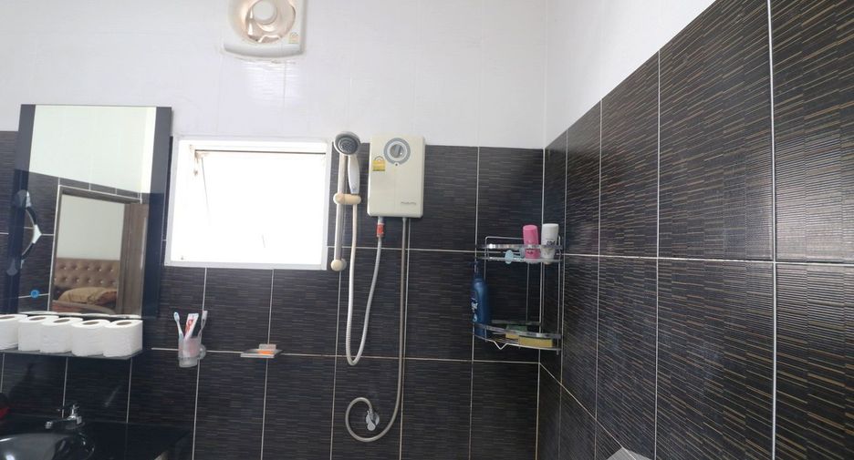 For sale 4 bedrooms house in Mueang Udon Thani, Udon Thani