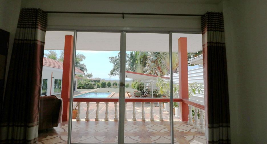 For sale 4 bedrooms house in Mueang Udon Thani, Udon Thani