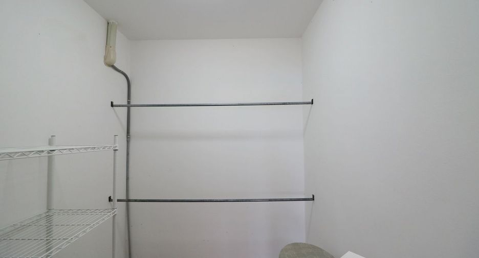 For sale 4 bedrooms house in Mueang Udon Thani, Udon Thani