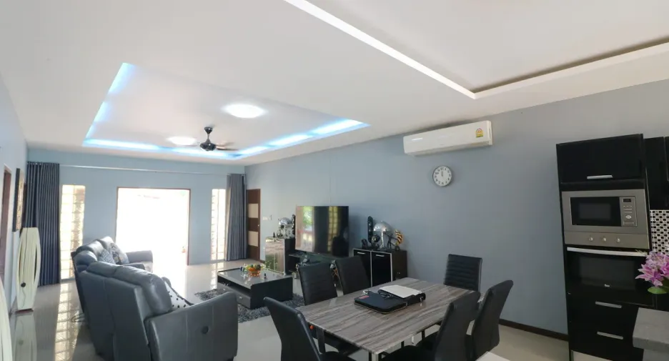 For sale 4 bedrooms house in Mueang Udon Thani, Udon Thani