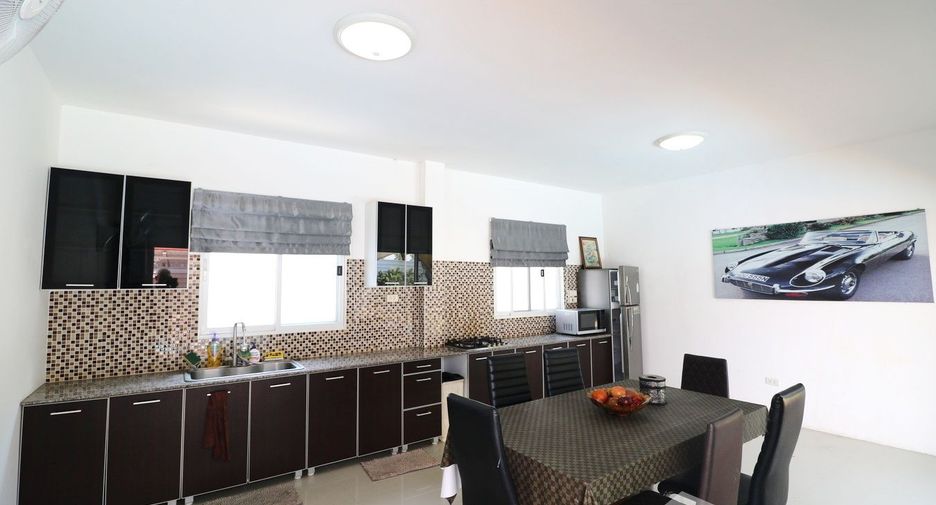 For sale 4 bedrooms house in Mueang Udon Thani, Udon Thani