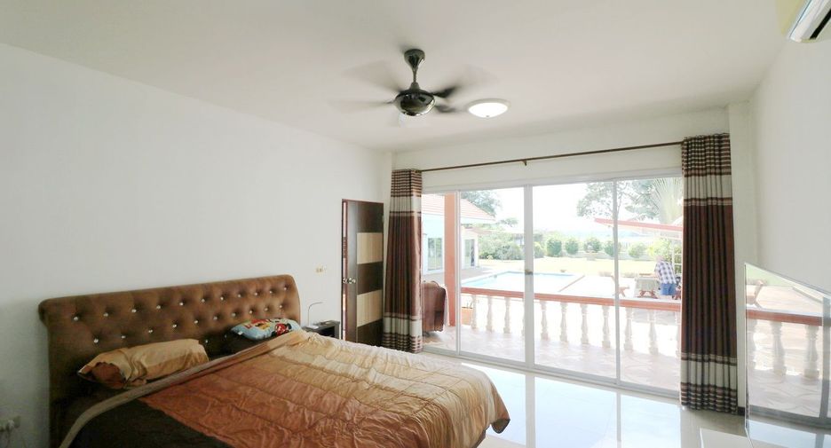 For sale 4 bedrooms house in Mueang Udon Thani, Udon Thani