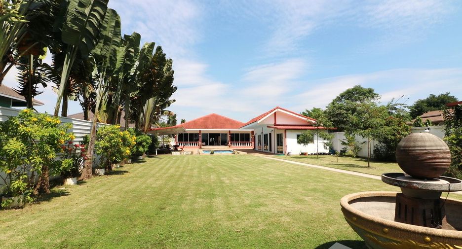 For sale 4 bedrooms house in Mueang Udon Thani, Udon Thani