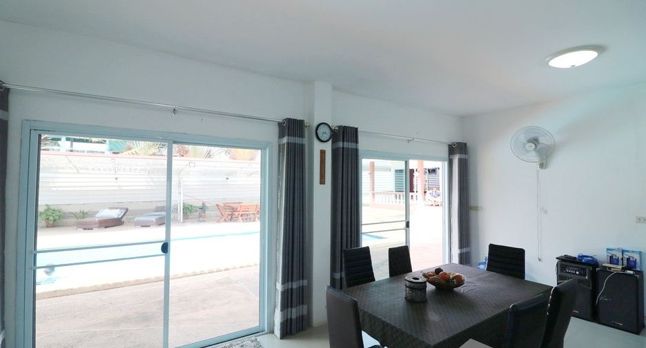 For sale 4 bedrooms house in Mueang Udon Thani, Udon Thani