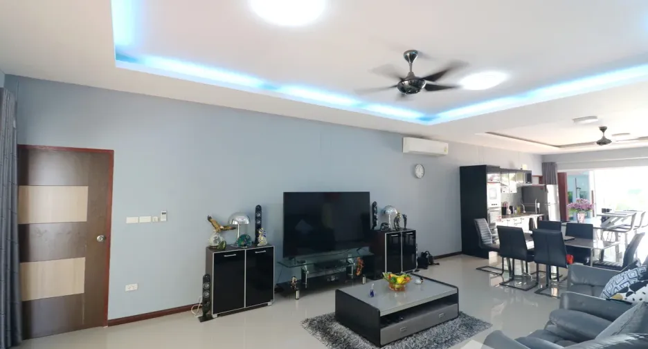 For sale 4 bedrooms house in Mueang Udon Thani, Udon Thani