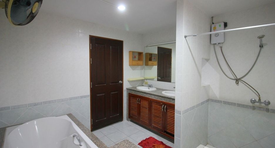 For rent 2 bedrooms house in Bang Lamung, Chonburi