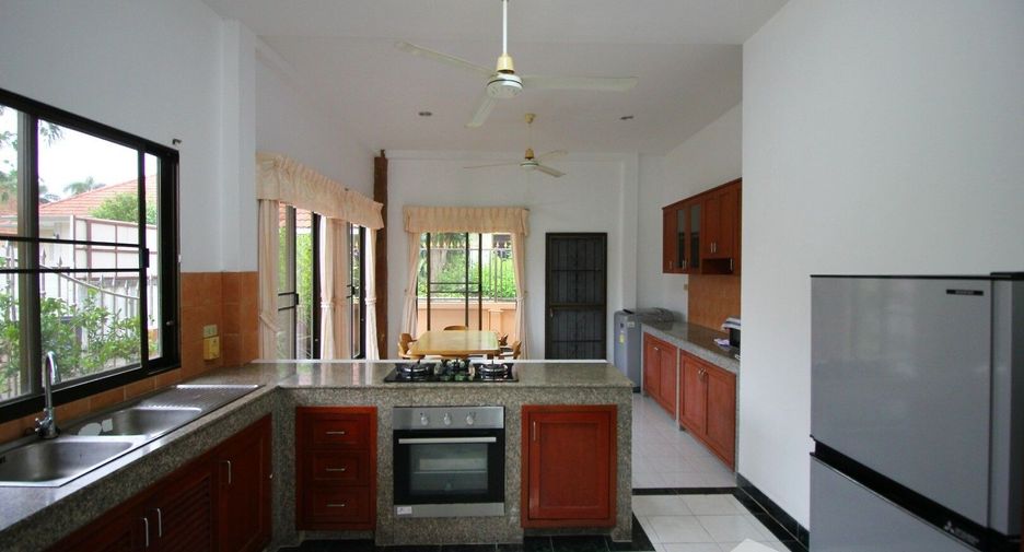 For rent 2 bedrooms house in Bang Lamung, Chonburi