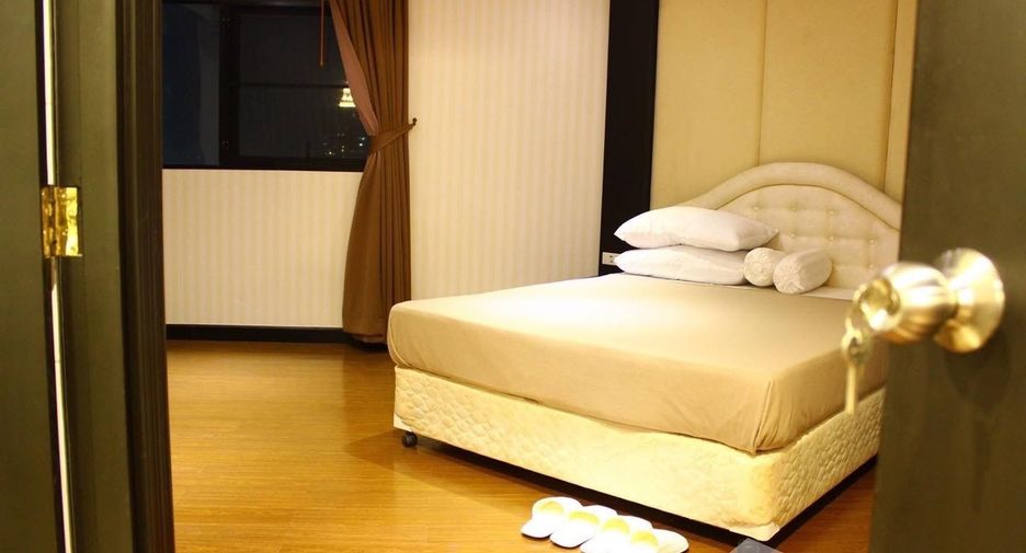 For sale 2 bedrooms condo in Sathon, Bangkok