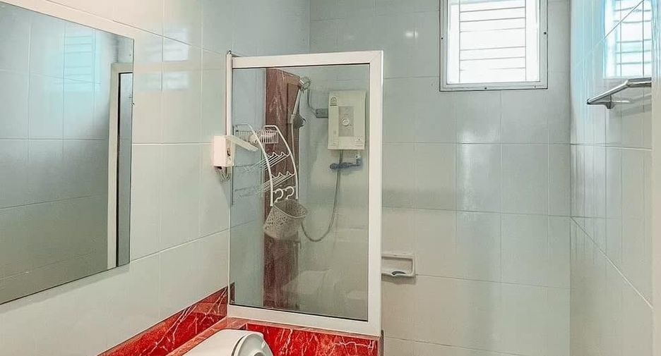 Casa en alquiler de 3 habitaciones en Sattahip, Chonburi