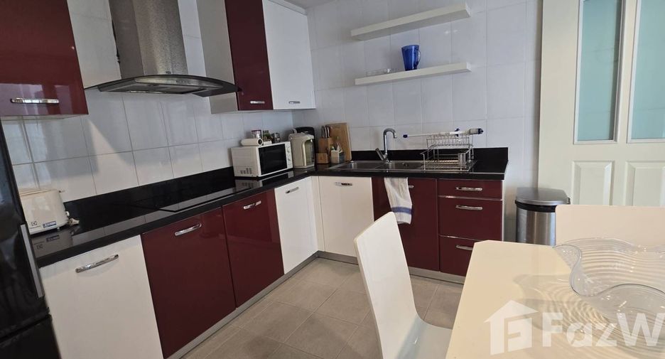 Casa en alquiler de 6 habitaciones en Lam Luk Ka, Pathum Thani
